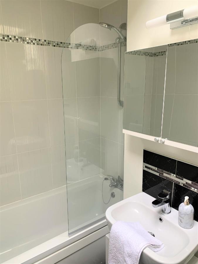 Naas 2 Bedroom Back Garden Escape المظهر الخارجي الصورة